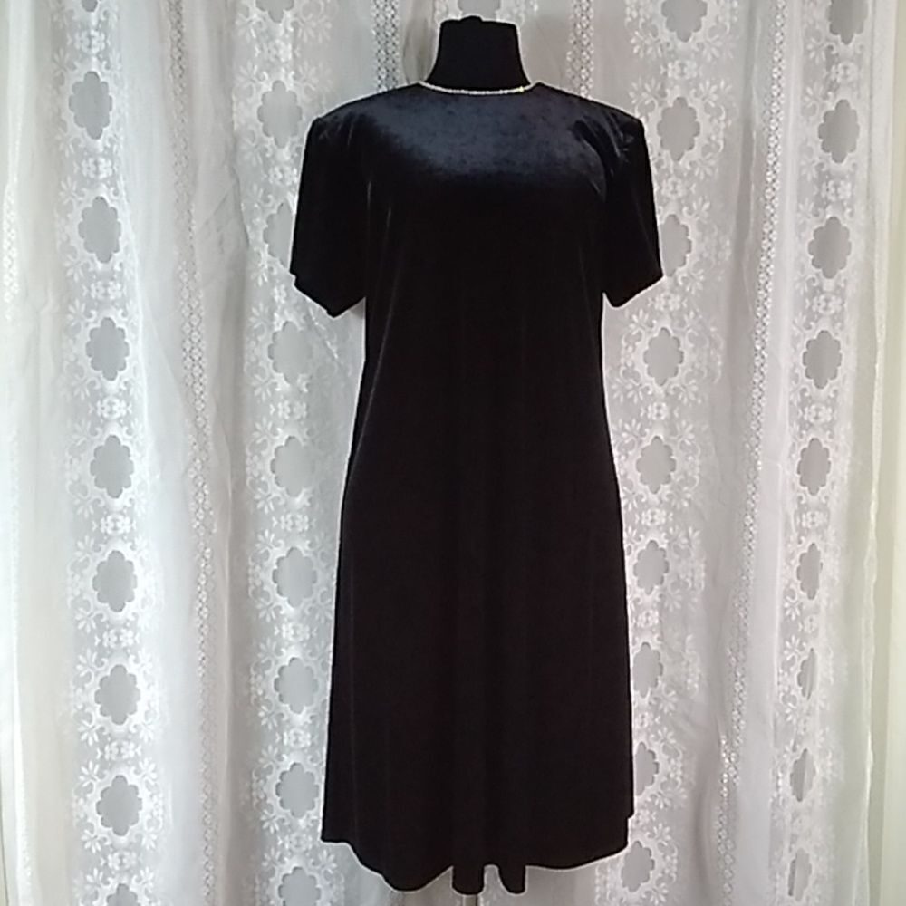 John Roberts Woman Velvet Dres Size No Label Approximately L XL